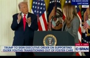 Trumpβs Bizarre Clap During Melaniaβs Freeze Draws Health Questions: βCan a Neurologist Explain This?β