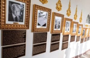 Trump Turns White House into βTantrum Wallβ with Vicious Plaques Mocking Obama and Biden