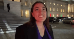 βI Would Stomp Himβ: AOC Claps Back at JD Vance as New Poll Shows Tight 2028 Race